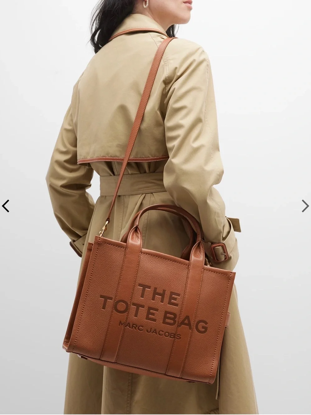 THE LEATHER MEDIUM TOTE BAG by Marc Jacobs